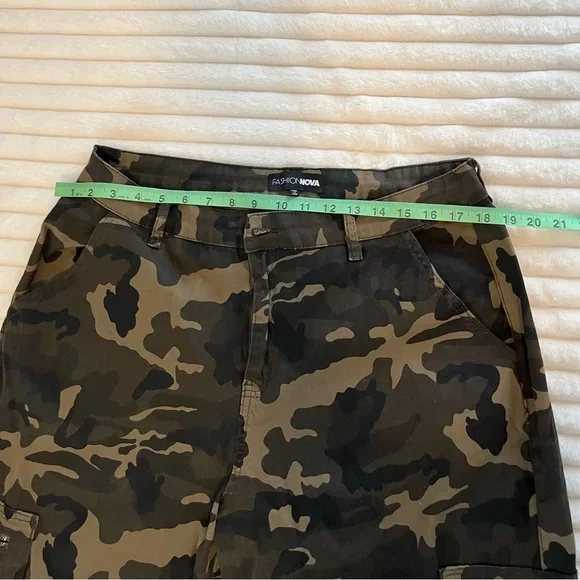 Fashion Nova Brown and green and black Cargo Pants XL - Picture 4 of 8